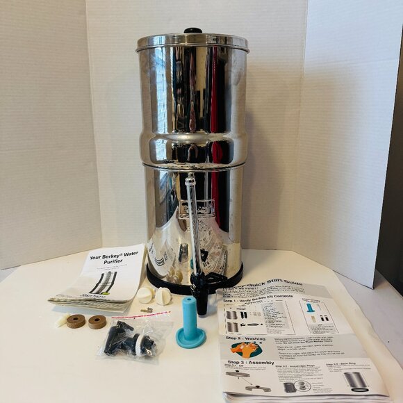 Big Berkey Water Filtration System No Filters. Comes with upper and lower chambe